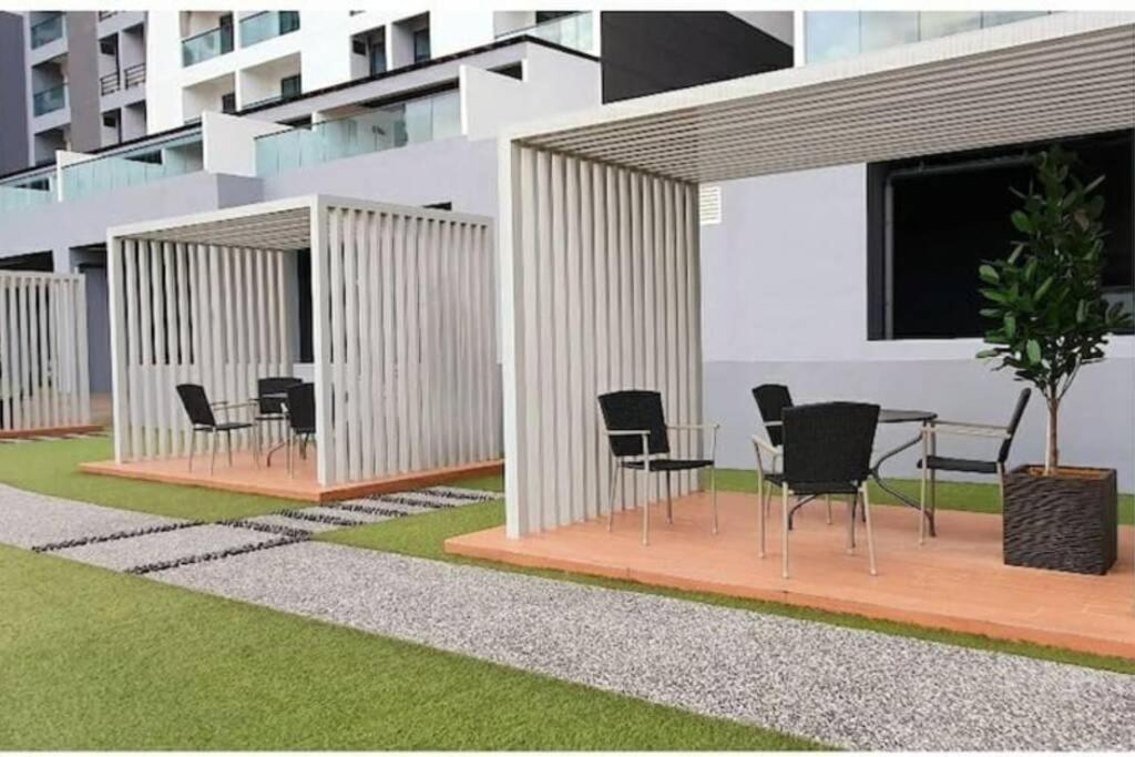 Apple Home 2 At Menara Simfoni, King Size Bed, Cheras, Nexflix, Wifi, Parking Сери Кембанган Екстериор снимка