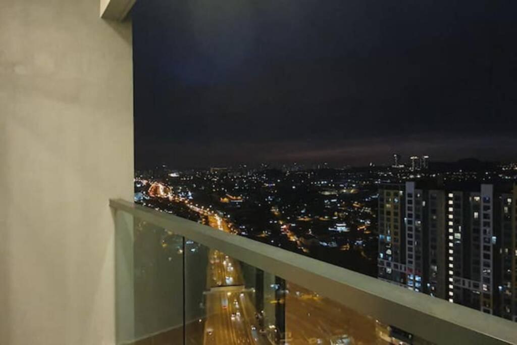 Apple Home 2 At Menara Simfoni, King Size Bed, Cheras, Nexflix, Wifi, Parking Сери Кембанган Екстериор снимка